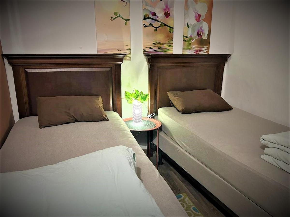 Bern Hostel Kişinev Dış mekan fotoğraf