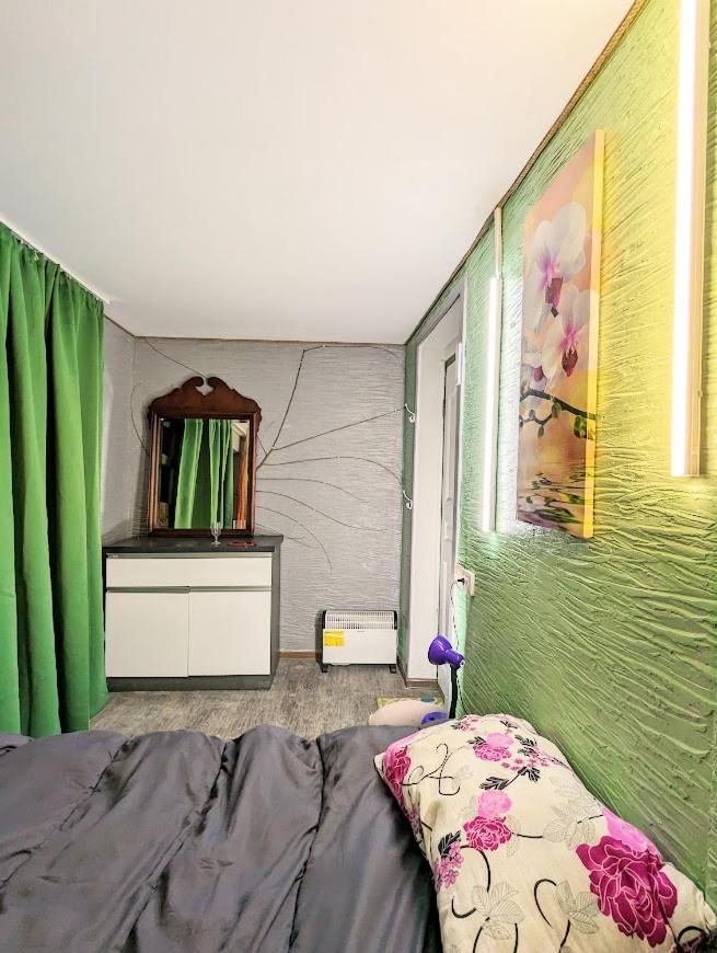 Bern Hostel Kişinev Dış mekan fotoğraf